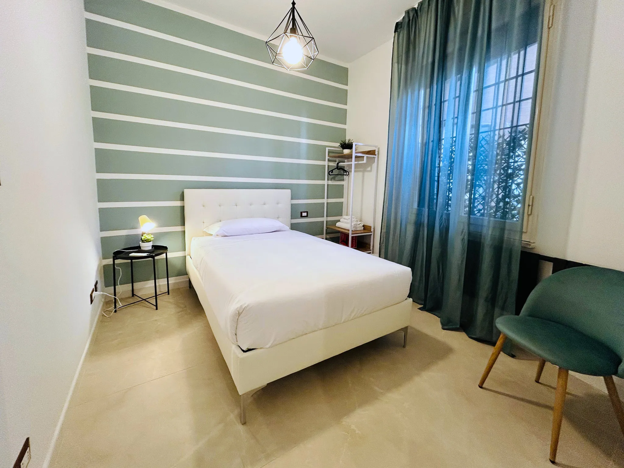 스탠다드 싱글룸(샤워실 포함) — Bologna Station Suites